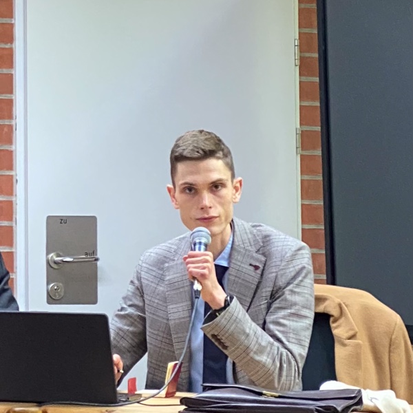 Jan Alex Stumper beim Vortrag