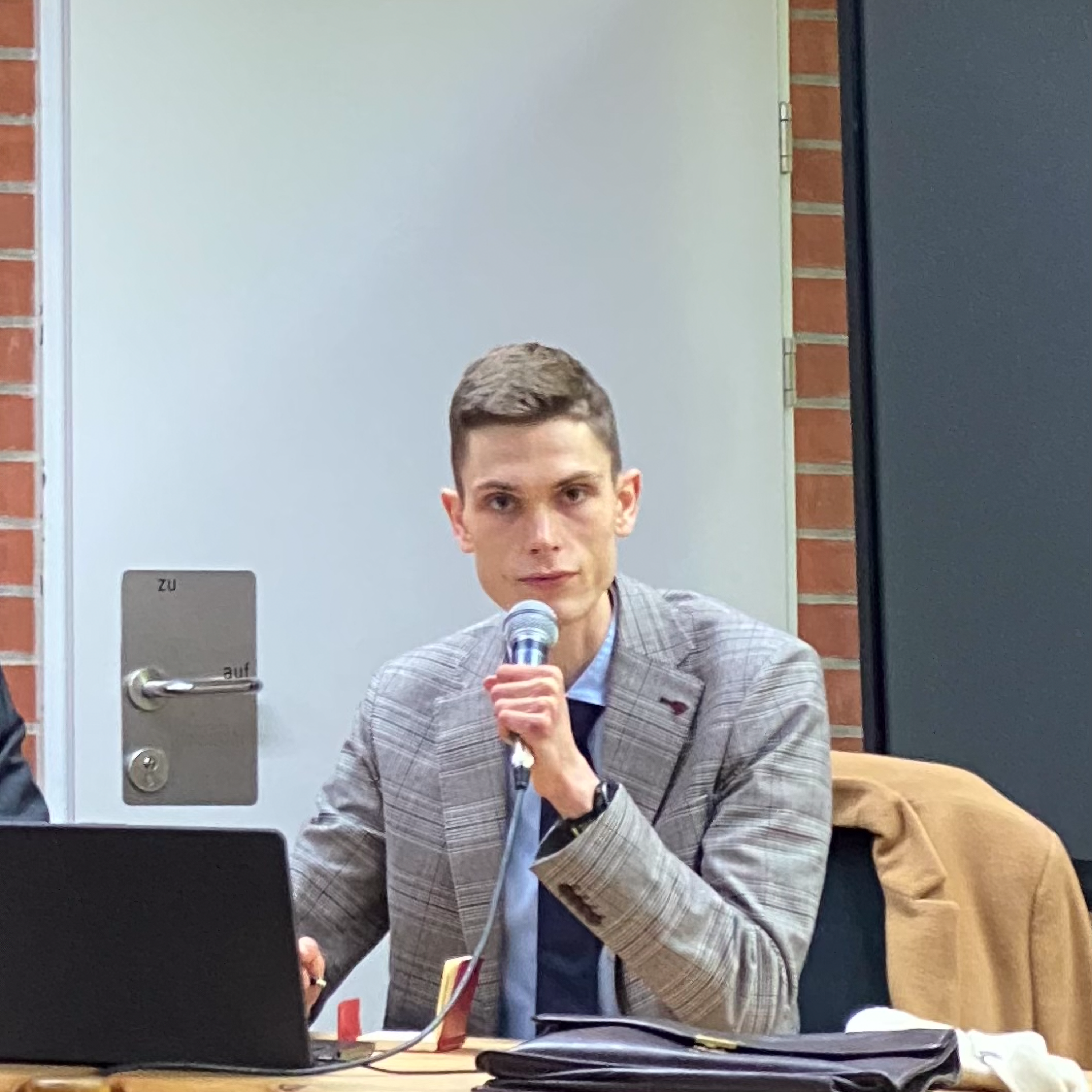 Jan Alex Stumper beim Vortrag